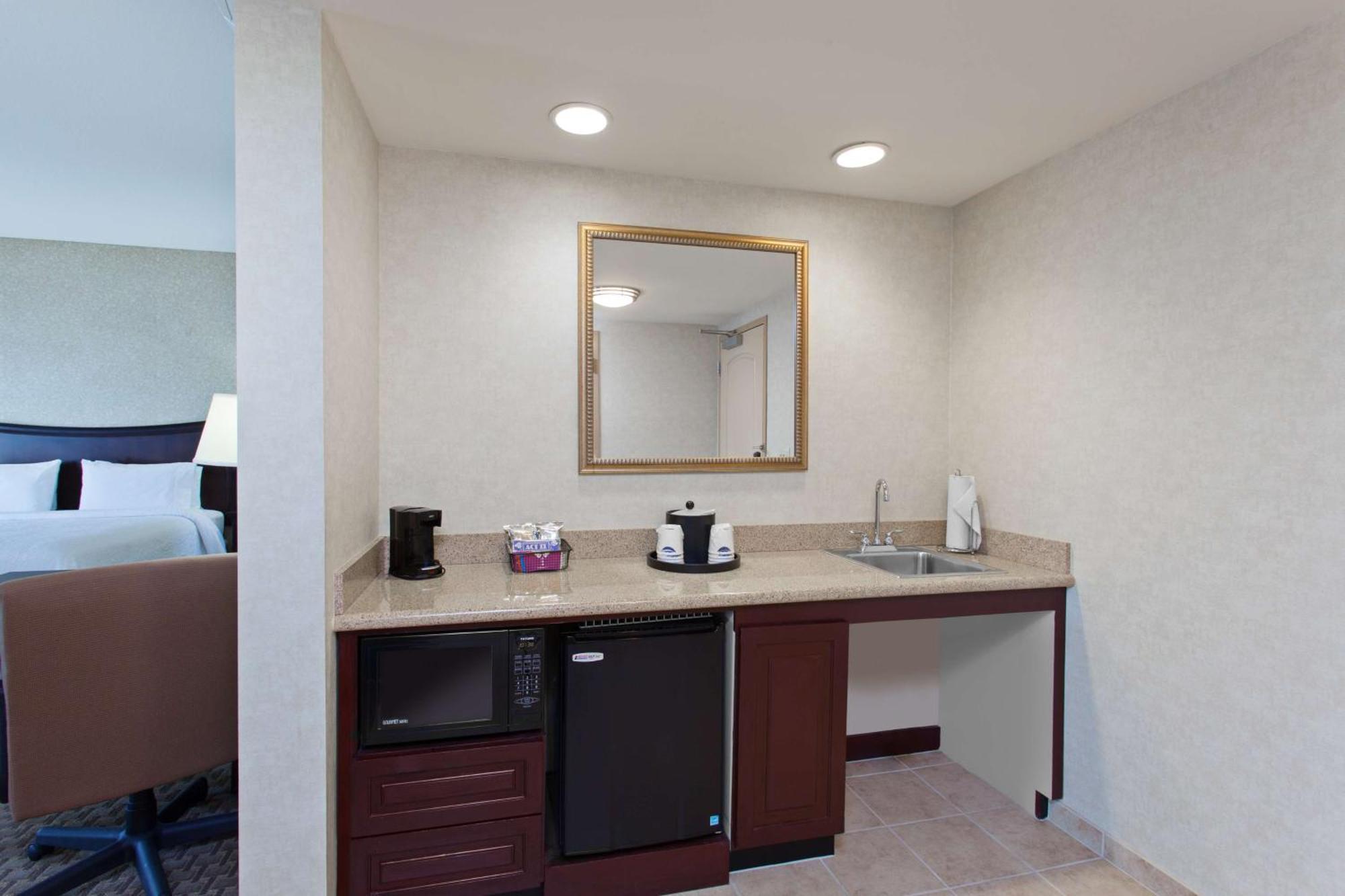 Hampton Inn & Suites Oakland Airport-Alameda Bagian luar foto