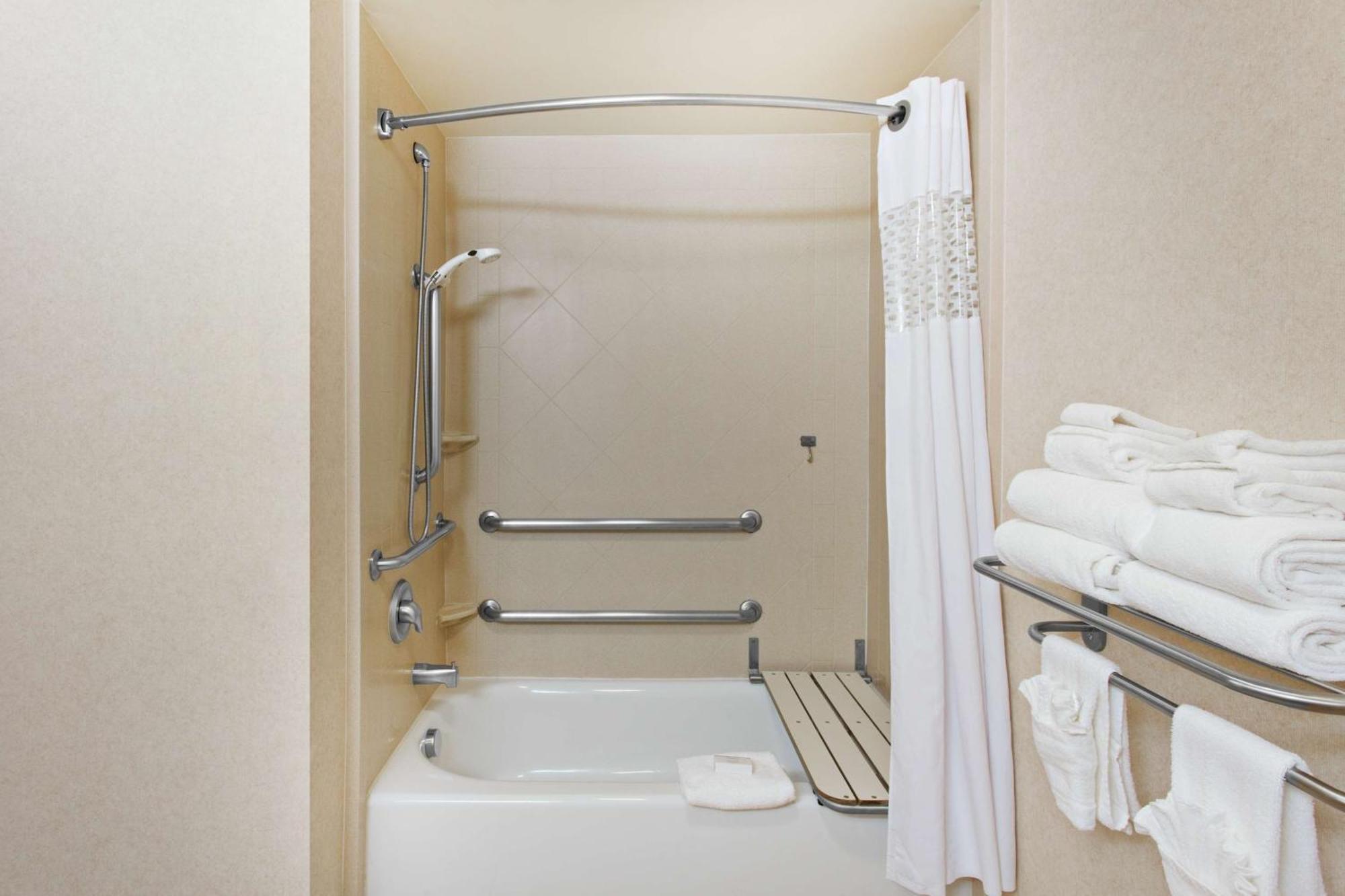 Hampton Inn & Suites Oakland Airport-Alameda Bagian luar foto