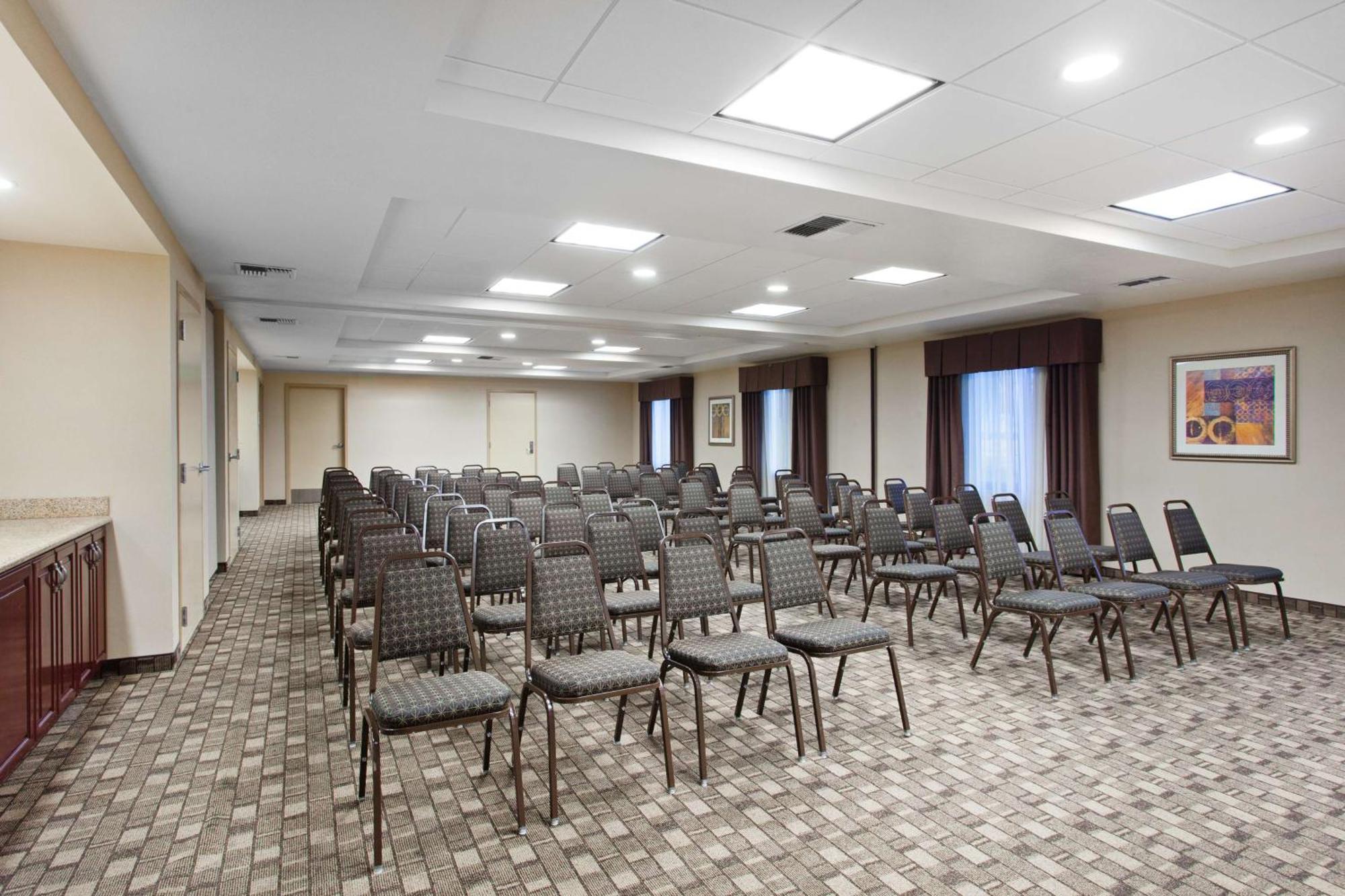 Hampton Inn & Suites Oakland Airport-Alameda Bagian luar foto
