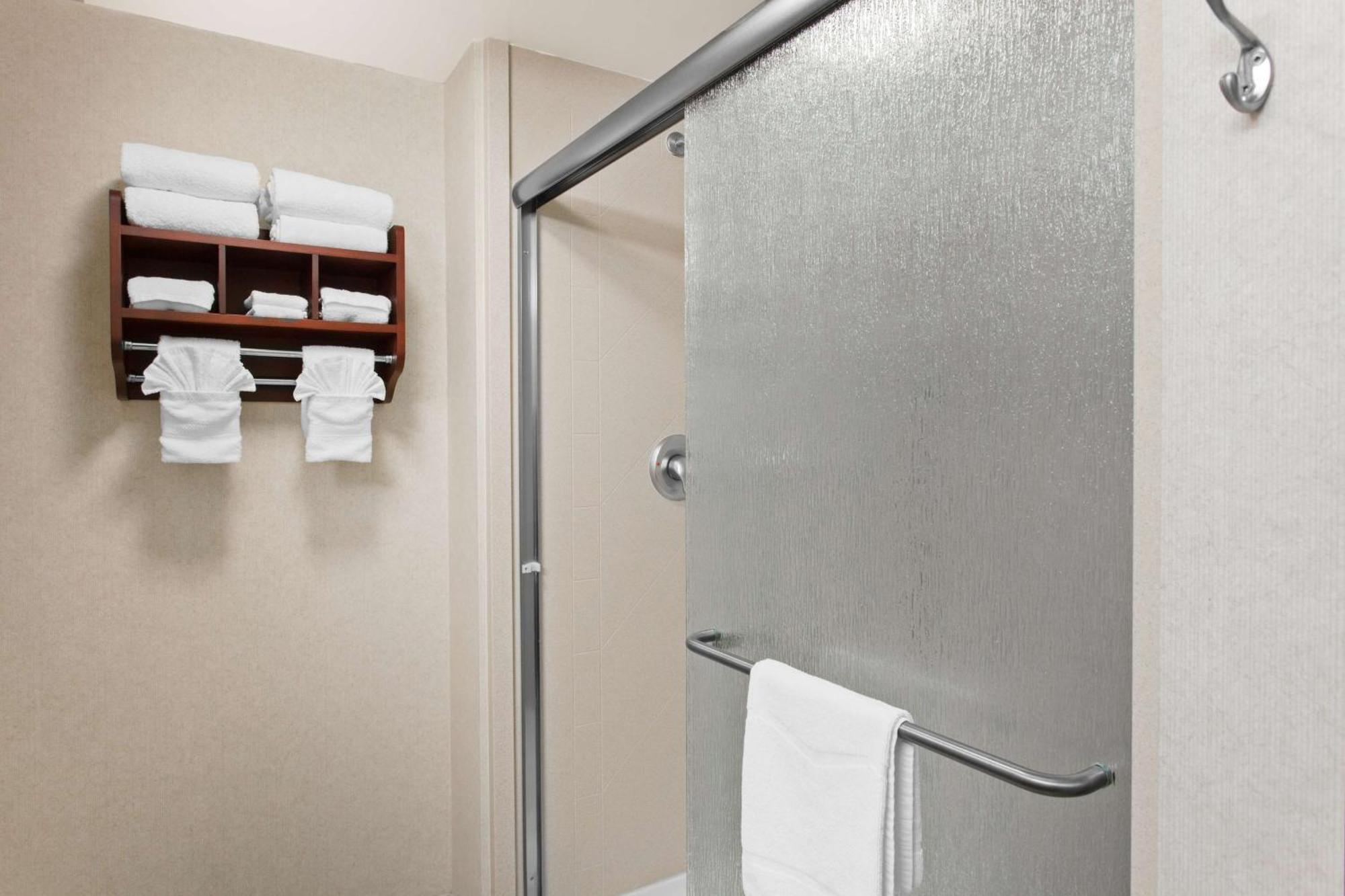 Hampton Inn & Suites Oakland Airport-Alameda Bagian luar foto